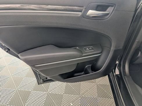 Used 2022 Chrysler 300 Touring w/ Sport Appearance Package RWD image 27