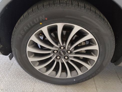 Used 2020 Lincoln Aviator Reserve w/ Equipment Group 201A AWD/4WD image 31