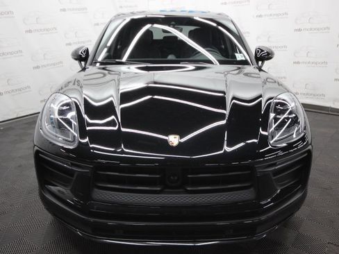 Used 2023 Porsche Macan image 9