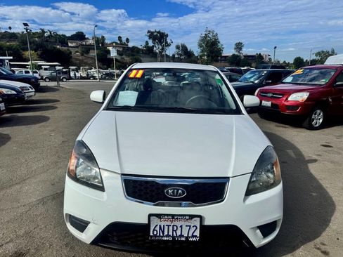 Used 2011 Kia Rio LX image 2