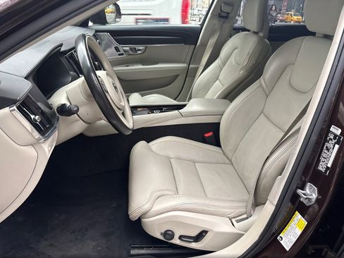 Used 2017 Volvo V90 T6 Cross Country image 11