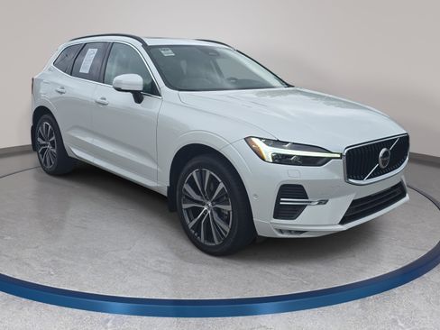 Used 2022 Volvo XC60 B5 Momentum w/ Advanced Package FWD image 3