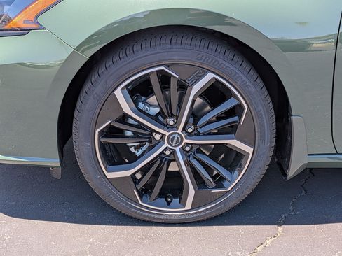 New 2026 Nissan Altima 2.5 SR w/ SR Premium Package FWD image 10