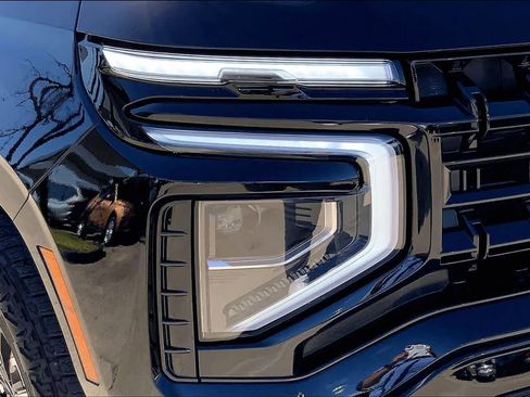 Certified 2025 Chevrolet Suburban Z71 image 27