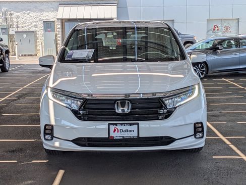 Used 2024 Honda Odyssey EX-L image 2