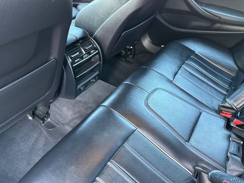 Used 2018 BMW 530e image 27