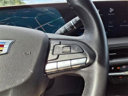 Used 2025 Cadillac XT4 Premium Luxury image 16