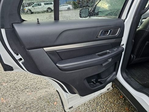 Used 2018 Ford Explorer XLT w/ Equipment Group 202A image 20