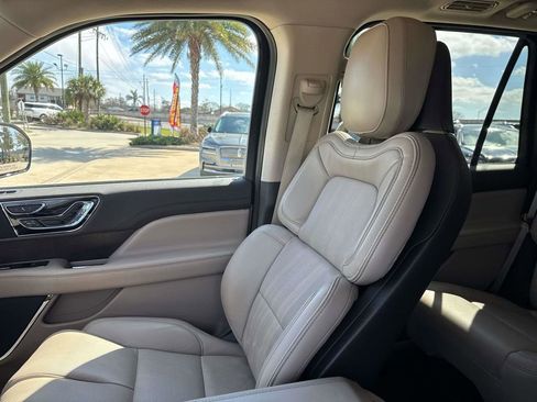 Certified 2024 Lincoln Navigator Reserve image 18