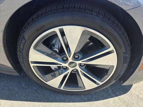 Used 2025 Audi A6 e-tron Prestige RWD image 9