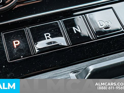 Used 2025 Nissan Armada SL w/ Captain's Chari Seat Package image 39