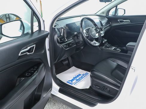 Used 2023 Kia Sportage EX FWD image 3