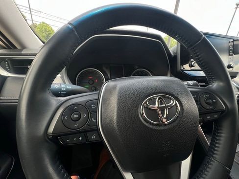 Used 2021 Toyota Venza LE w/ Carpet Mat Package (TMS) AWD/4WD image 36