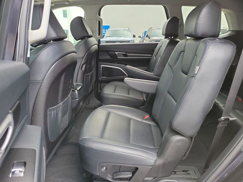 Used 2025 Kia Telluride S FWD image 20
