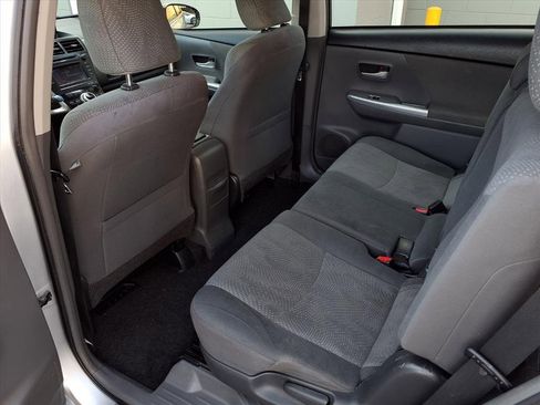 Used 2014 Toyota Prius V Three image 19