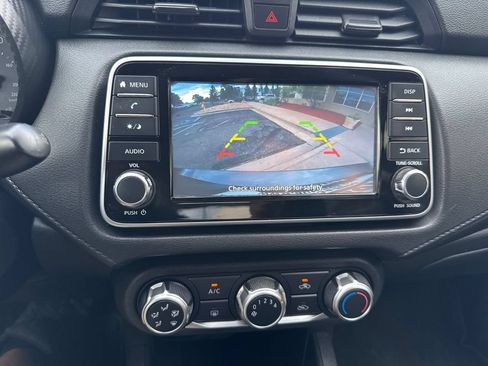 Used 2021 Nissan Versa S FWD image 27