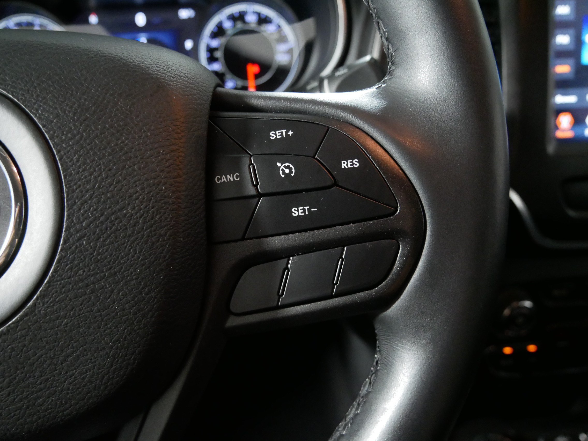 Used 2019 Jeep Cherokee Trailhawk w/ Cold Weather Group AWD/4WD image 28