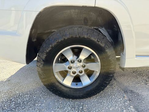 Used 2011 Toyota 4Runner SR5 w/ Convenience Pkg image 24