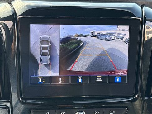 Used 2023 Chevrolet Traverse Premier image 25