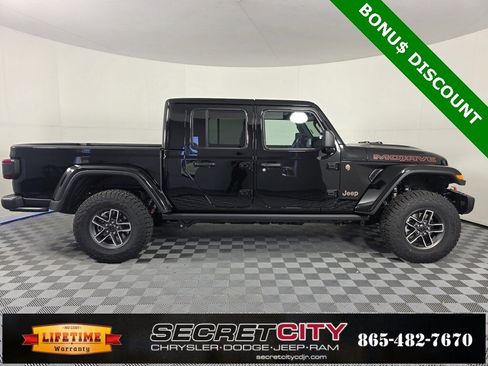 New 2025 Jeep Gladiator Mojave image 7