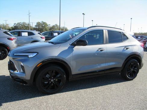 Used 2025 Buick Encore GX Sport Touring w/ Advanced Technology Package image 4