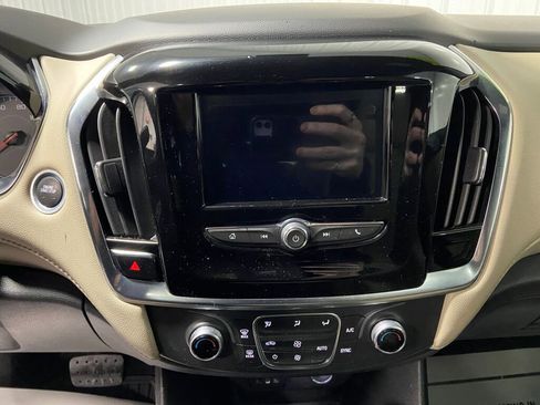 Used 2023 Chevrolet Traverse LS w/ Safety Package image 13