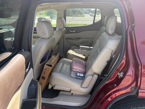 Used 2017 GMC Acadia Denali w/ Technology Package AWD/4WD image 7