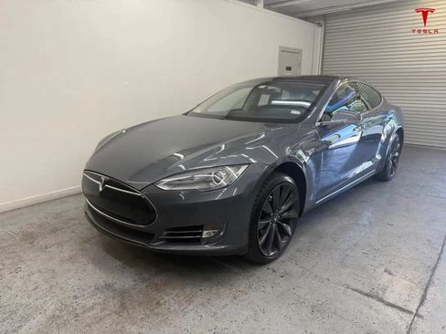 Used 2013 Tesla Model S Performance RWD image 3