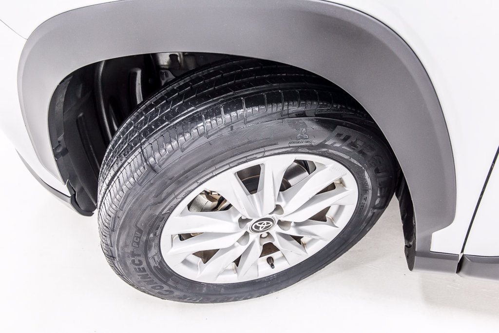 Used 2022 Toyota Corolla Cross LE FWD image 11