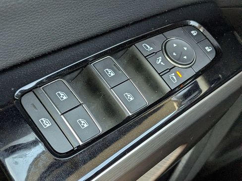 Used 2025 Nissan Pathfinder Platinum w/ Cargo Package AWD/4WD image 26