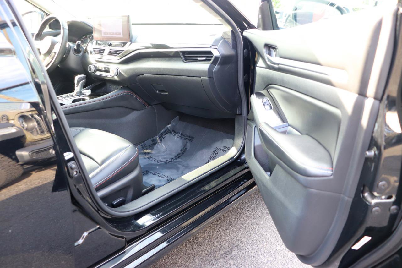 Used 2024 Nissan Altima 2.5 SR w/ SR Premium Package FWD image 15