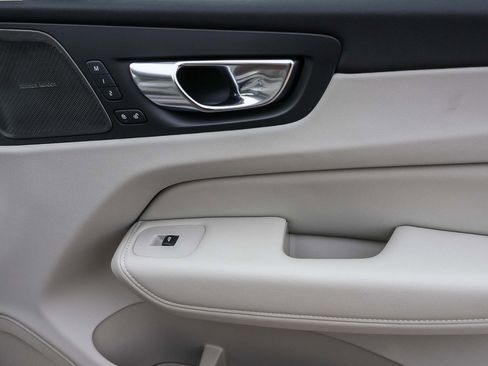New 2026 Volvo XC60 T8 Ultra w/ Protection Package Premier AWD/4WD image 19