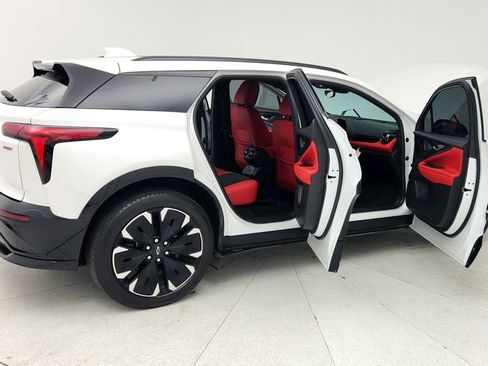 Certified 2024 Chevrolet Blazer EV RS image 13