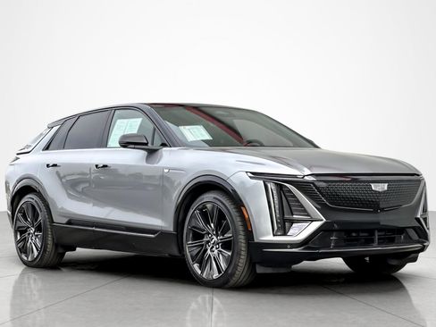 Used 2025 Cadillac Lyriq Sport AWD/4WD image 7