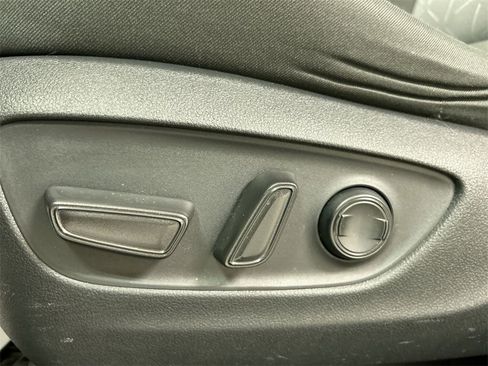 Used 2023 Toyota RAV4 XLE w/ Convenience Package image 10