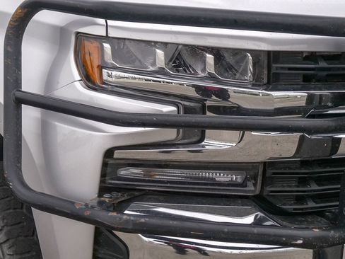 Used 2020 Chevrolet Silverado 1500 LT w/ Convenience Package AWD/4WD image 4
