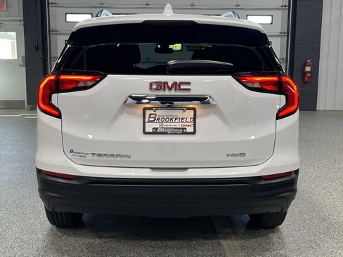 Used 2021 GMC Terrain SLE w/ Driver Convenience Package AWD/4WD image 4