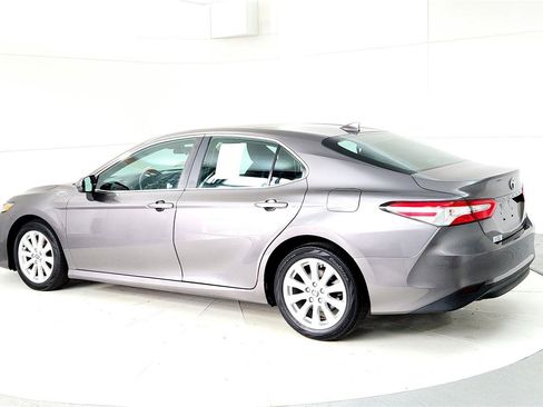 Certified 2020 Toyota Camry LE w/ Carpet Mat Package FWD image 4