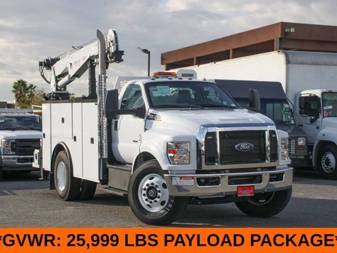 Used 2019 Ford F750 2WD Regular Cab Super Duty image 2