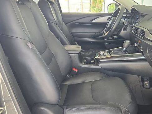 Used 2018 MAZDA CX-9 Touring w/ Touring Premium Package FWD image 30