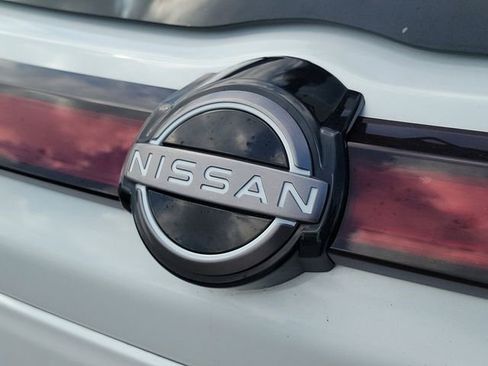 Used 2023 Nissan Kicks SR w/ SR Premium Package FWD image 9