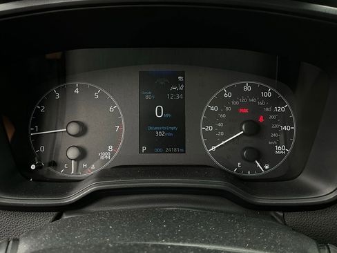 Used 2025 Toyota Corolla LE image 33