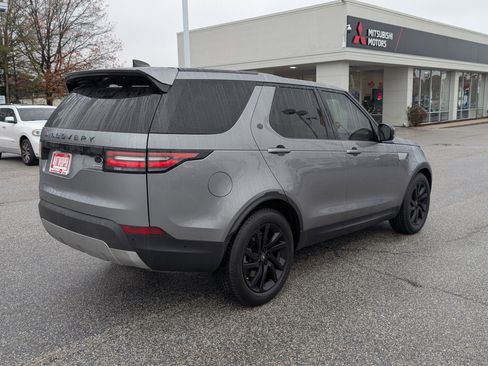 Used 2020 Land Rover Discovery HSE image 3