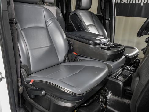 Used 2022 RAM 2500 Tradesman w/ Chrome Appearance Group image 29