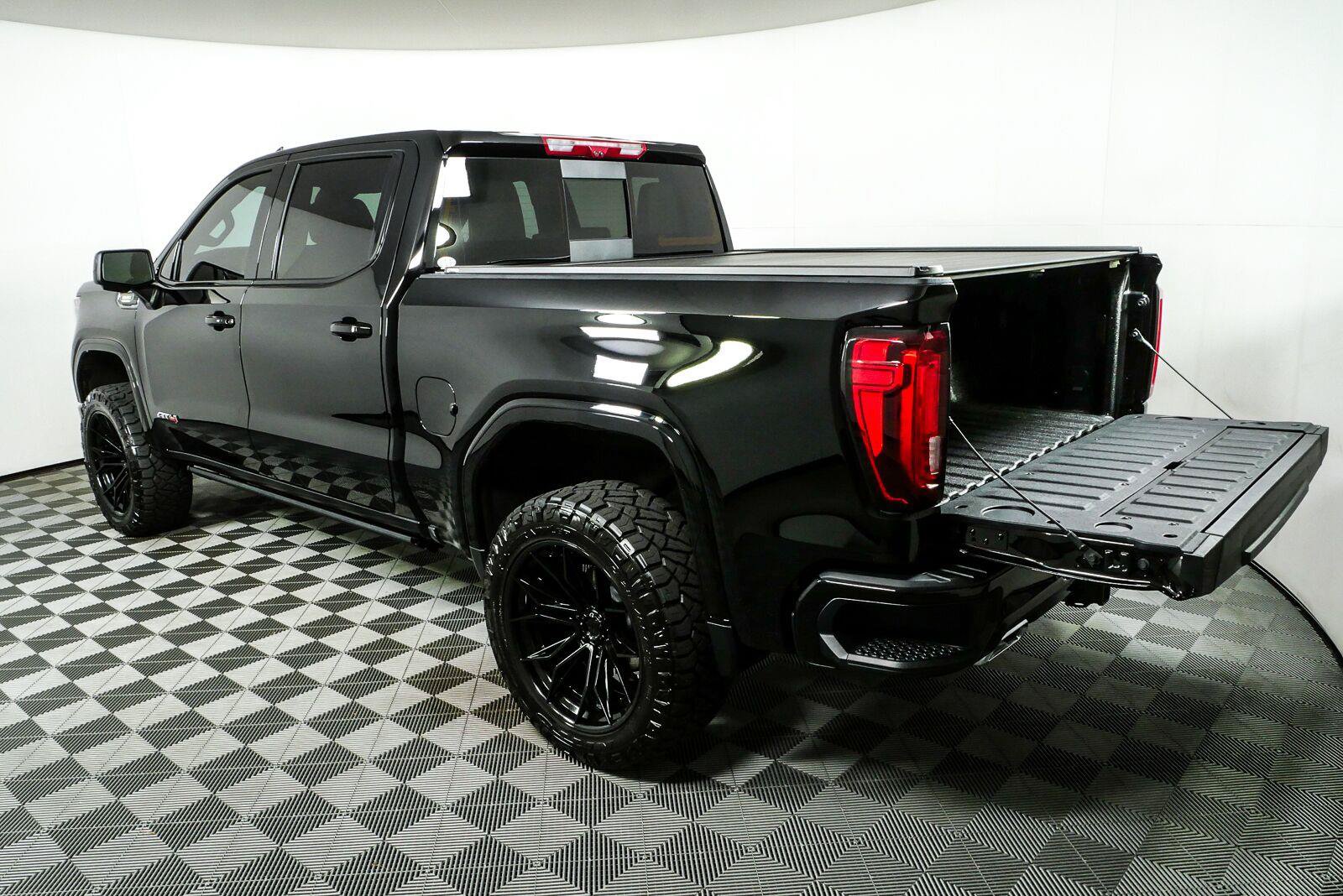 Certified 2026 GMC Sierra 1500 AT4 w/ Technology Package AWD/4WD image 34