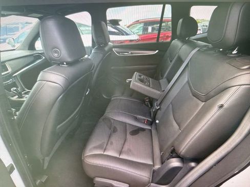 Used 2022 Cadillac XT6 Luxury image 18