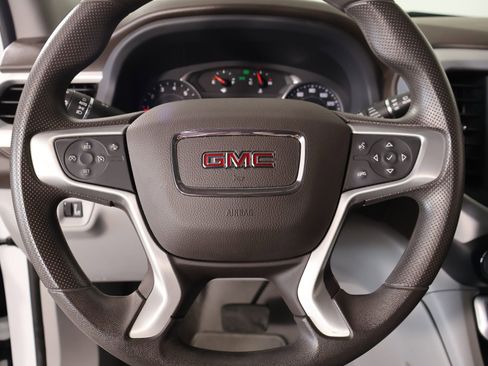 Used 2023 GMC Acadia SLE AWD/4WD image 3