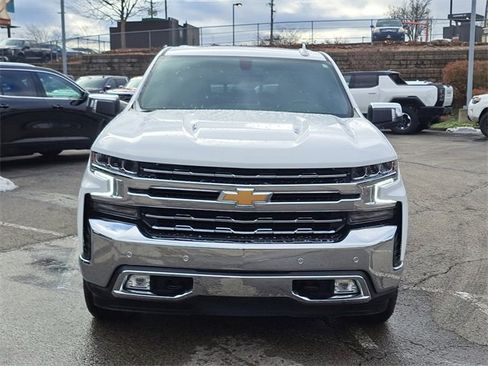 Used 2022 Chevrolet Silverado 1500 LTZ image 2