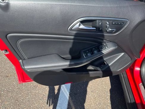 Used 2018 Mercedes-Benz GLA 250 4MATIC image 11