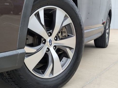 Used 2019 Subaru Ascent Premium AWD/4WD image 2